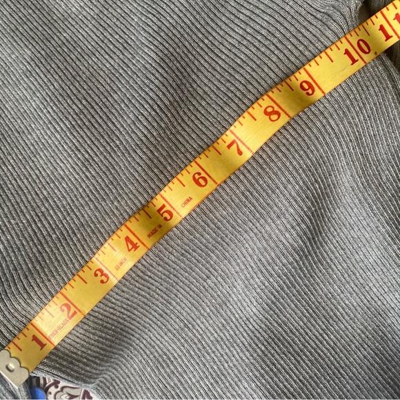 GREY TURTLENECK TOP - Picture 6 of 6